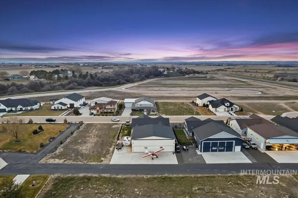 $795,000 | 21301 Cessna Court, Greenleaf, ID 83626