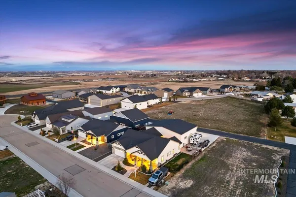 $795,000 | 21301 Cessna Court, Greenleaf, ID 83626