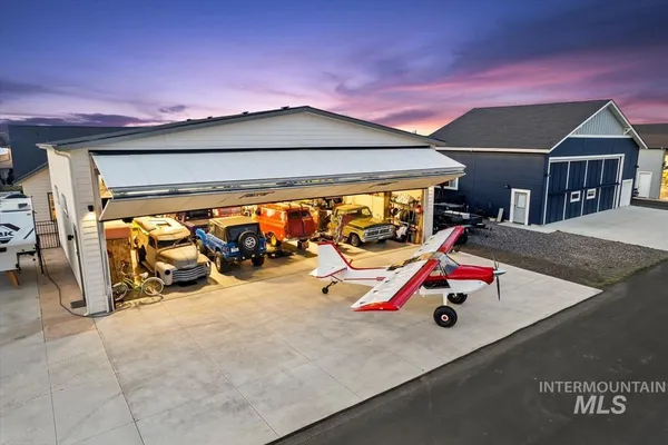 $795,000 | 21301 Cessna Court, Greenleaf, ID 83626