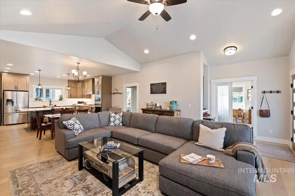 $795,000 | 21301 Cessna Court, Greenleaf, ID 83626