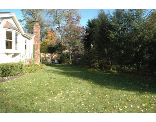 19 Oxford Road Wellesley, MA 02481 - Photo 9 of 9