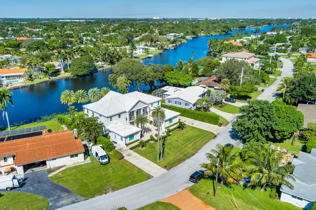 $2,590,000 | 7923 Pine Tree Lane, Lake Clarke Shores, FL 33406