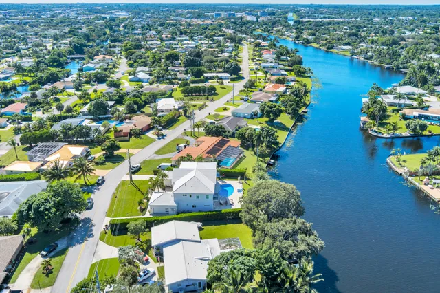 $2,590,000 | 7923 Pine Tree Lane, Lake Clarke Shores, FL 33406