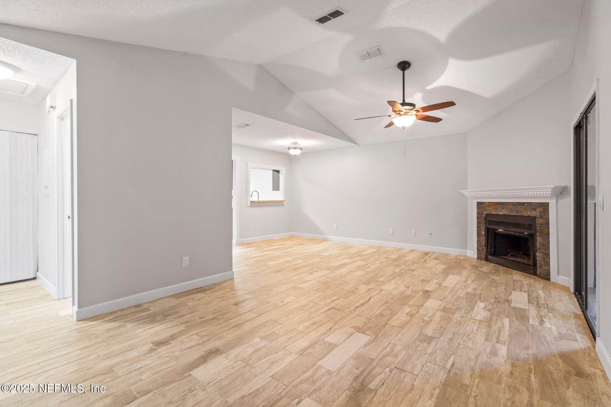 3801 Crown Point Road, Unit 1073 Jacksonville, FL 32257 - Photo 2 of 26 1-web-or-mls-DSC05667