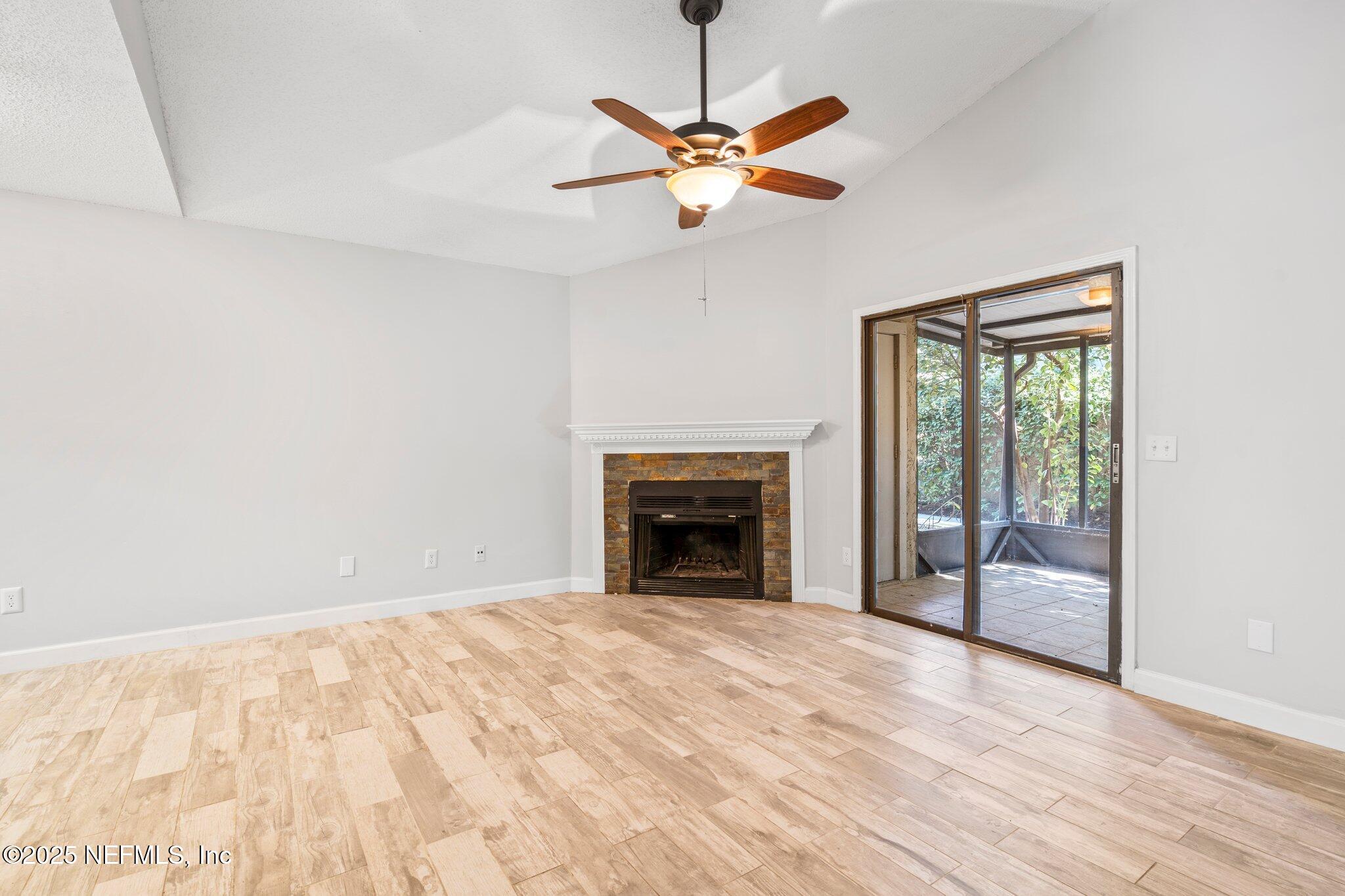3801 Crown Point Road, Unit 1073 Jacksonville, FL 32257 - Photo 3 of 26 3-web-or-mls-DSC05679