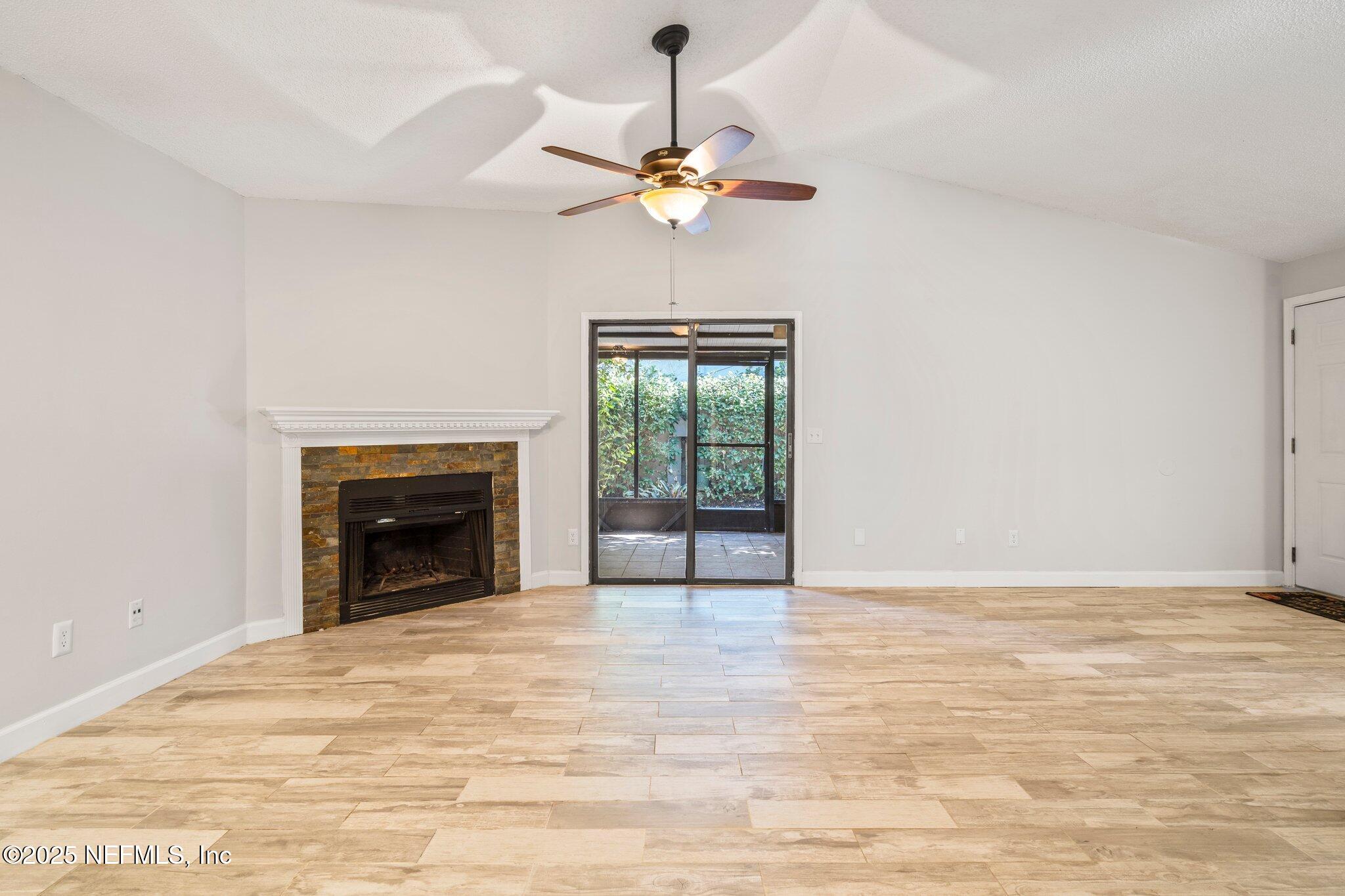 3801 Crown Point Road, Unit 1073 Jacksonville, FL 32257 - Photo 5 of 26 5-web-or-mls-DSC05691