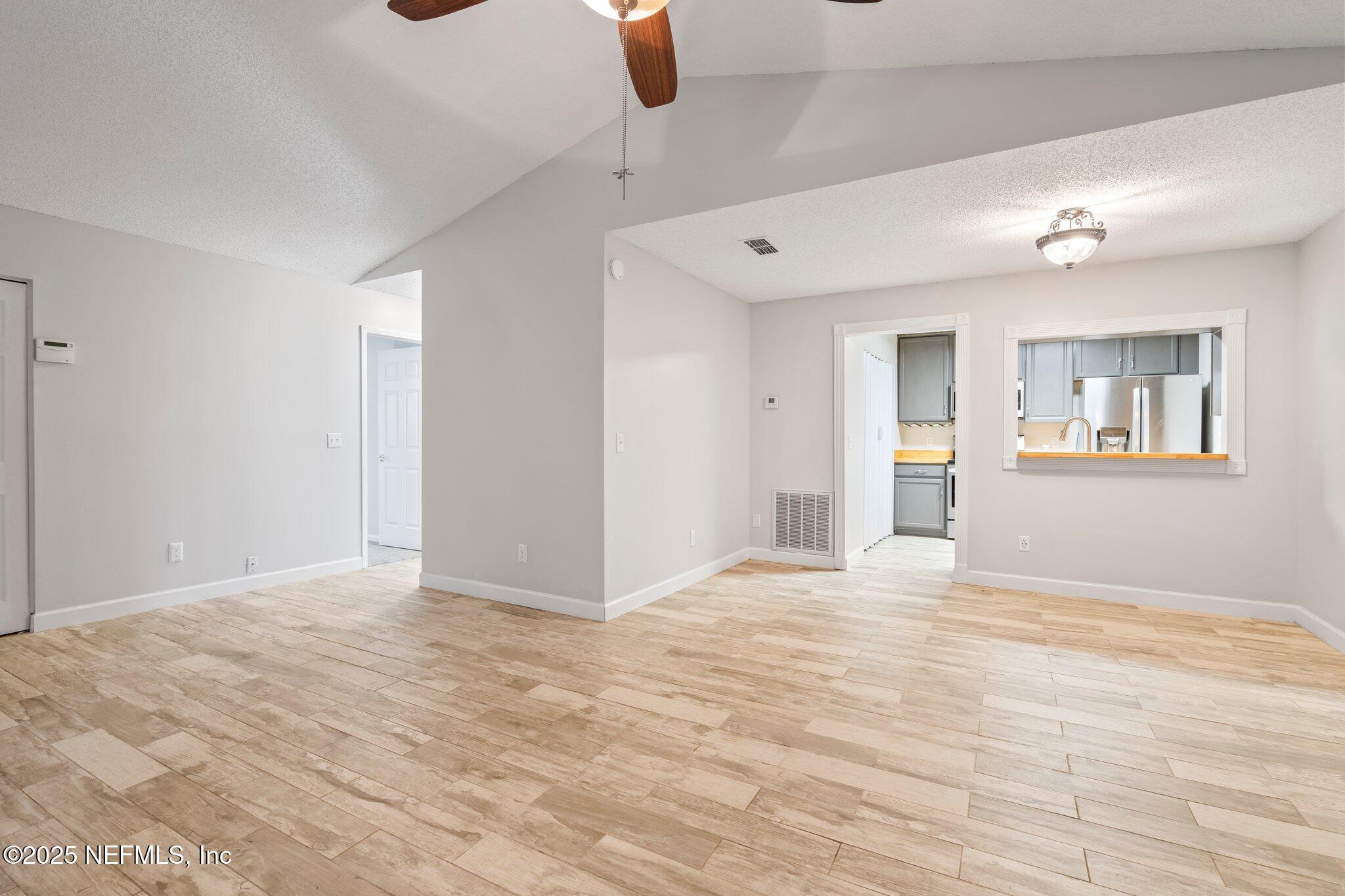 3801 Crown Point Road, Unit 1073 Jacksonville, FL 32257 - Photo 6 of 26 6-web-or-mls-DSC05697