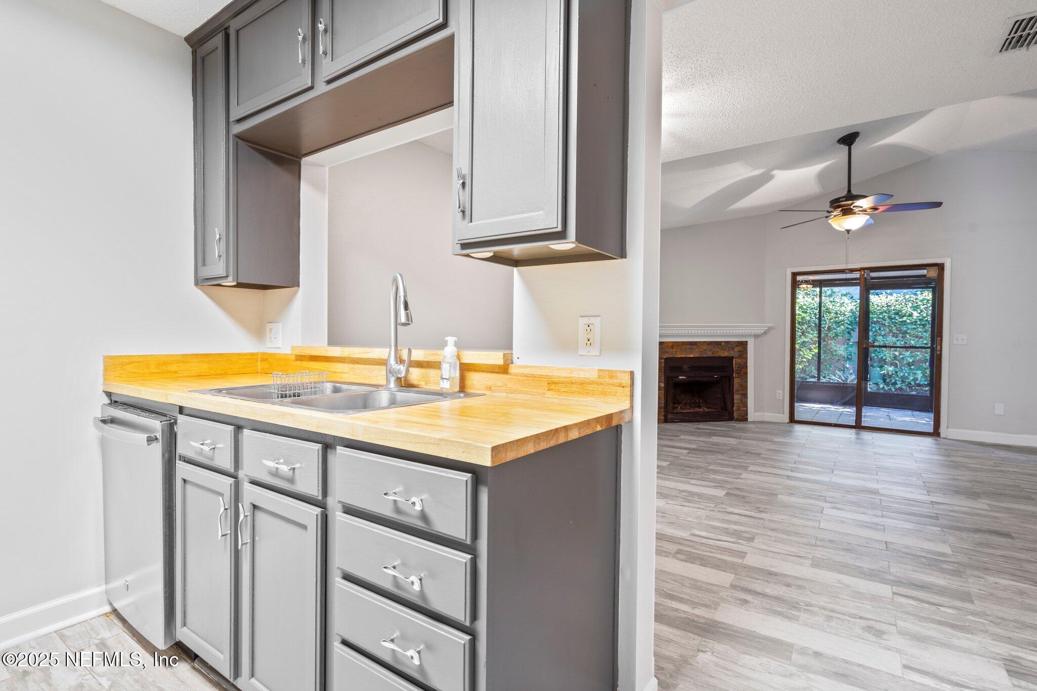 3801 Crown Point Road, Unit 1073 Jacksonville, FL 32257 - Photo 10 of 26 10-web-or-mls-DSC05721