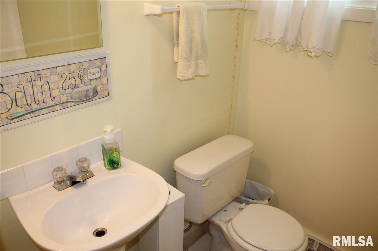 9312 North Pine Tree Road Peoria, IL 61615 - Photo 14 of 31 Gallery Image 14