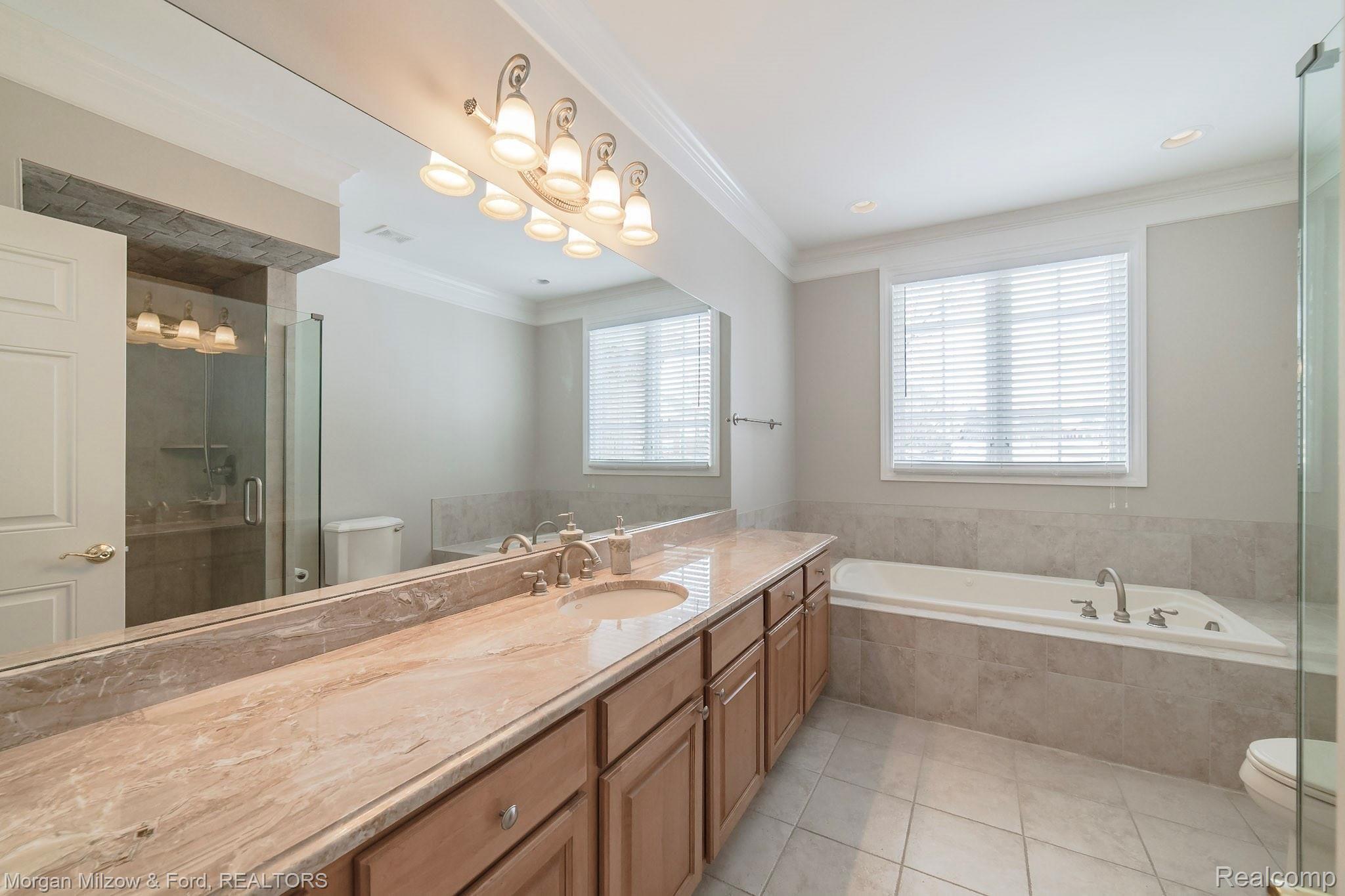 6968 Oakhurst Ridge Road Clarkston, MI 48348 - Photo 31 of 65 6968 Oakhurst (31).jpg