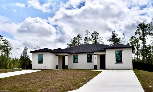 $465,000 | 301-303 Norwalk Avenue, Lehigh Acres, FL 33972
