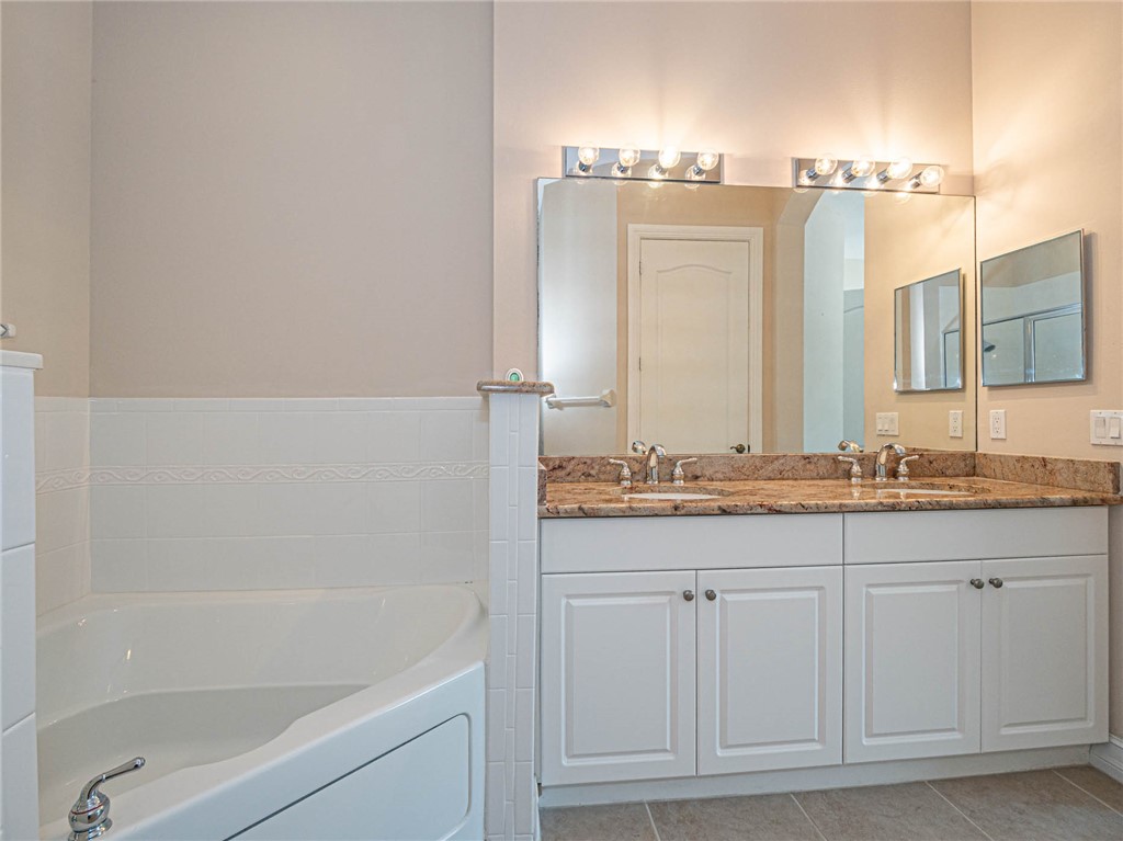 1875 Bridgepointe Circle, Unit 33 Vero Beach, FL 32967 - Photo 22 of 33