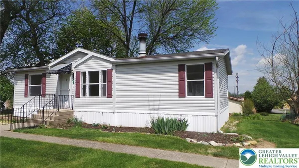 $76,900 | 15 Canterbury Court, Easton, PA 18040