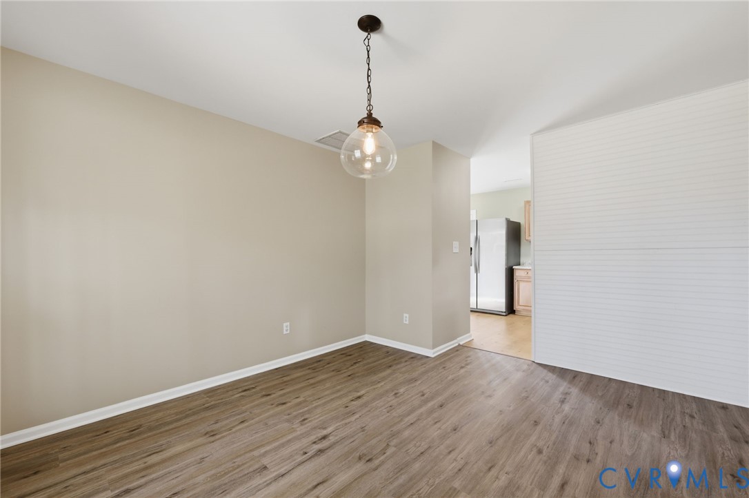 6240 Massey Road Spotsylvania, VA 22551 - Photo 11 of 42 Dining room has direct access to kitchen.