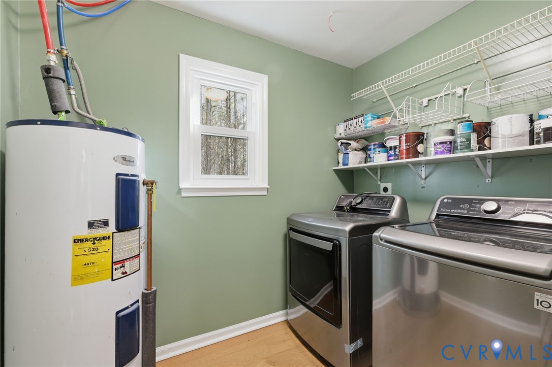 6240 Massey Road Spotsylvania, VA 22551 - Photo 14 of 42 Main floor laundry room -- washer & dryer convey!
