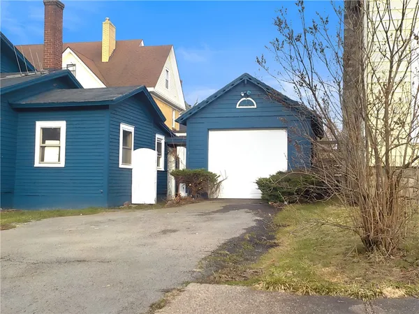 $64,900 | 101 West Academy Street, Albion, NY 14411