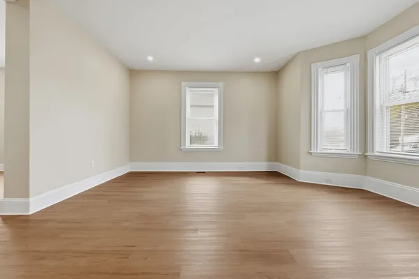 $2,800 | 142 Elliott Street, Unit 1, Beverly, MA 01915