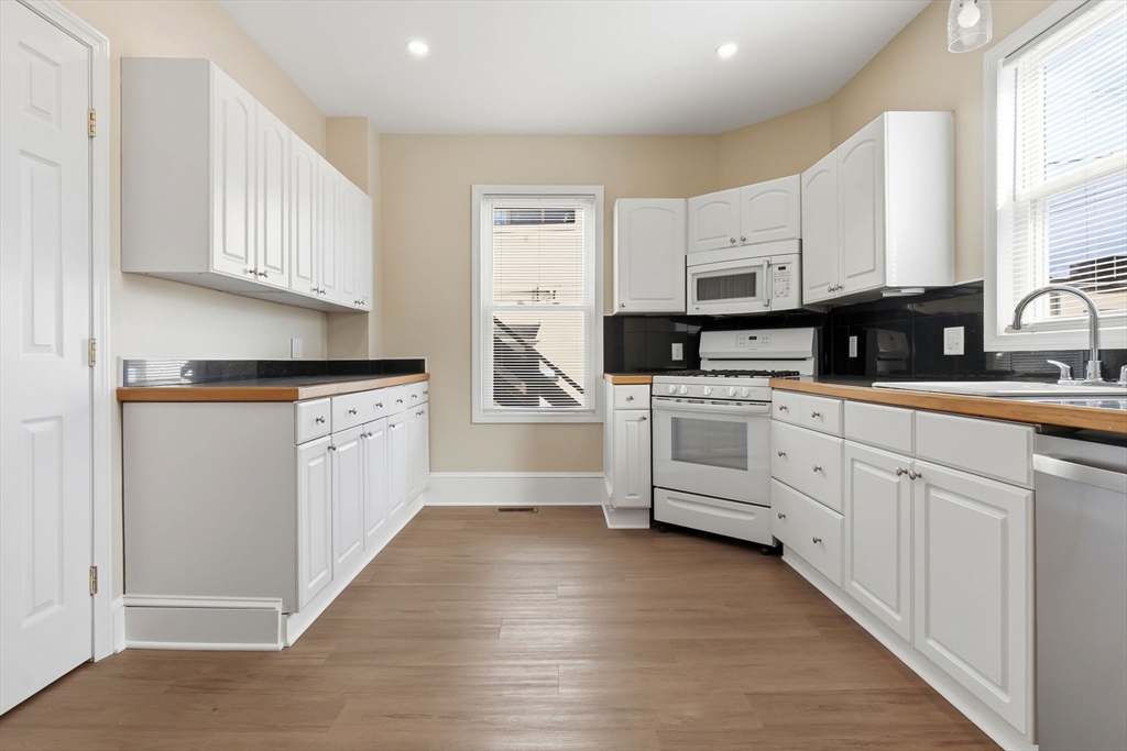 142 Elliott Street, Unit 1 Beverly, MA 01915 - Photo 4 of 21