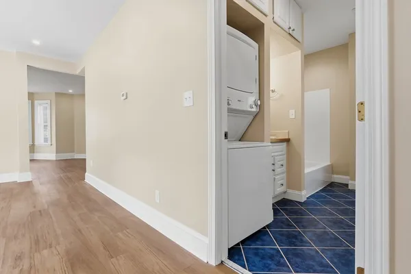 $2,800 | 142 Elliott Street, Unit 1, Beverly, MA 01915