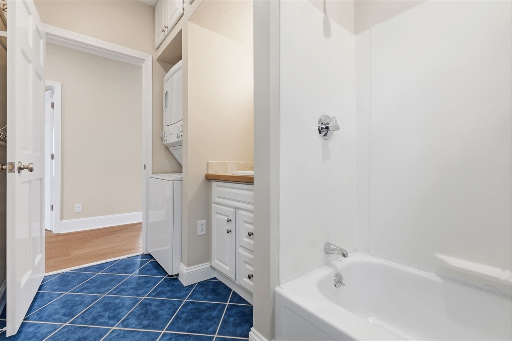 142 Elliott Street, Unit 1 Beverly, MA 01915 - Photo 8 of 21
