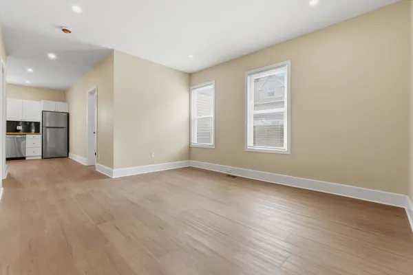 $2,800 | 142 Elliott Street, Unit 1, Beverly, MA 01915