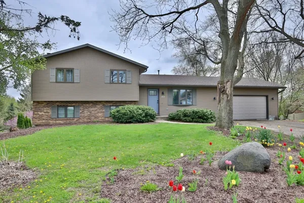 $449,900 | 2613 Cochise Trail, Fitchburg, WI 53711