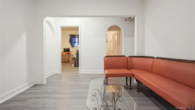 $2,500 | 252 South 10th Avenue, Unit 2R, Mount Vernon, NY 10550