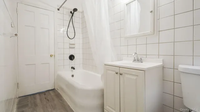 $2,500 | 252 South 10th Avenue, Unit 2R, Mount Vernon, NY 10550