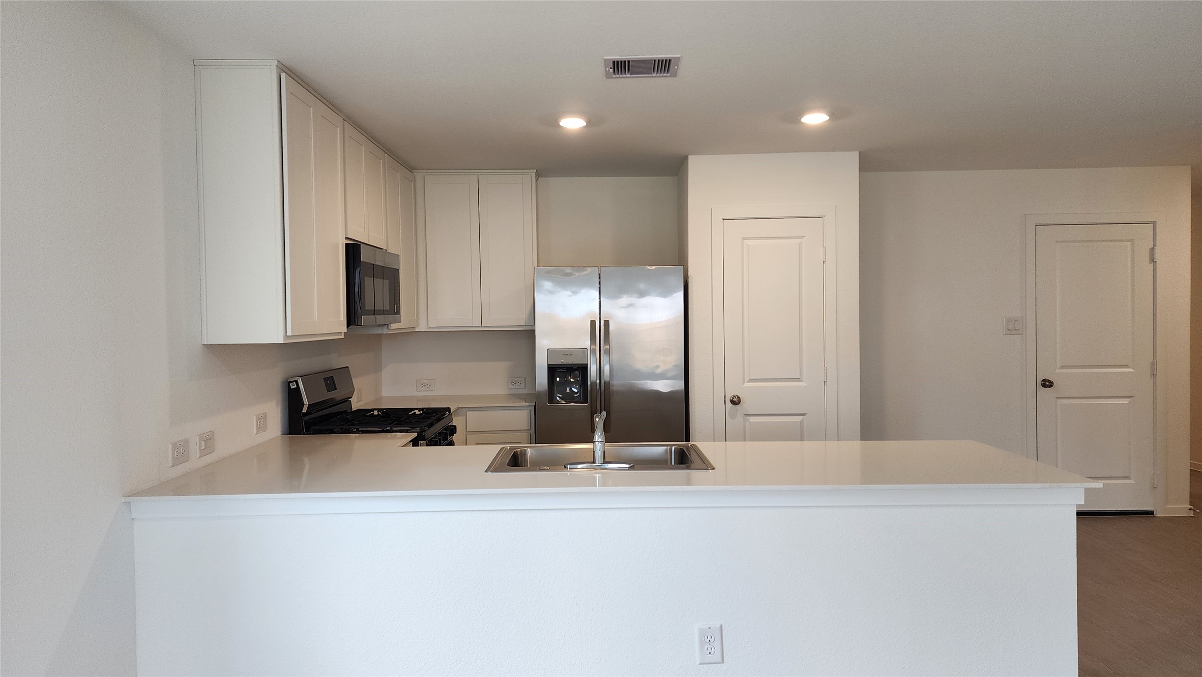 16218 Rustic Prairie Drive Hockley, TX 77447 - Photo 6 of 34 Kitchen