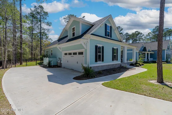 $634,900 | 633 Ashbury Drive Southeast, Bolivia, NC 28422