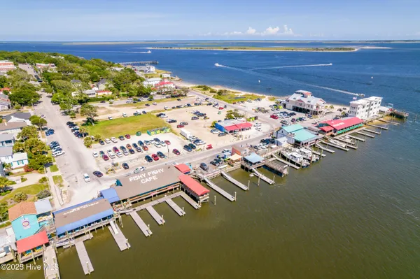 $634,900 | 633 Ashbury Drive Southeast, Bolivia, NC 28422