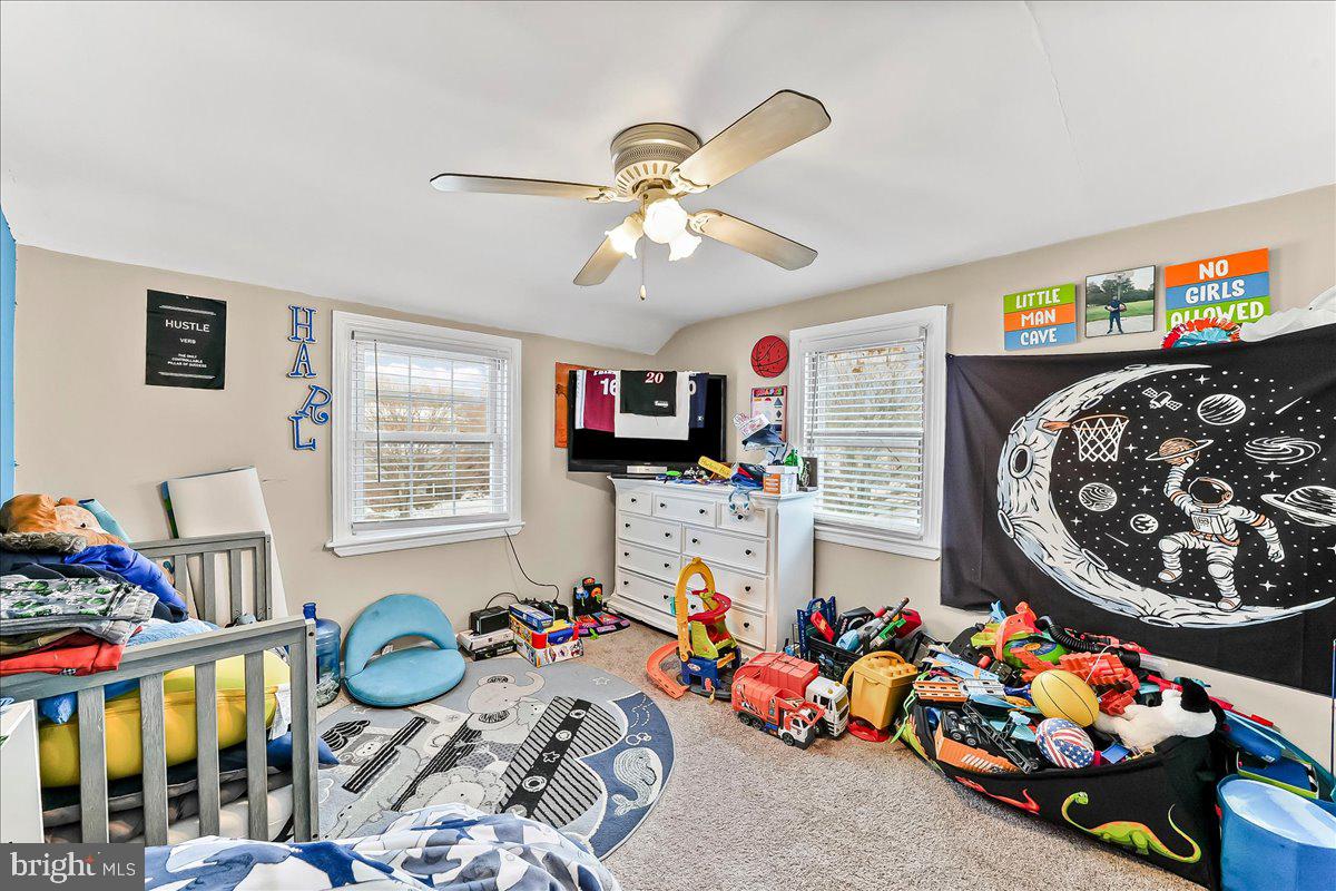 1020 Edgerton Road Secane, PA 19018 - Photo 11 of 17