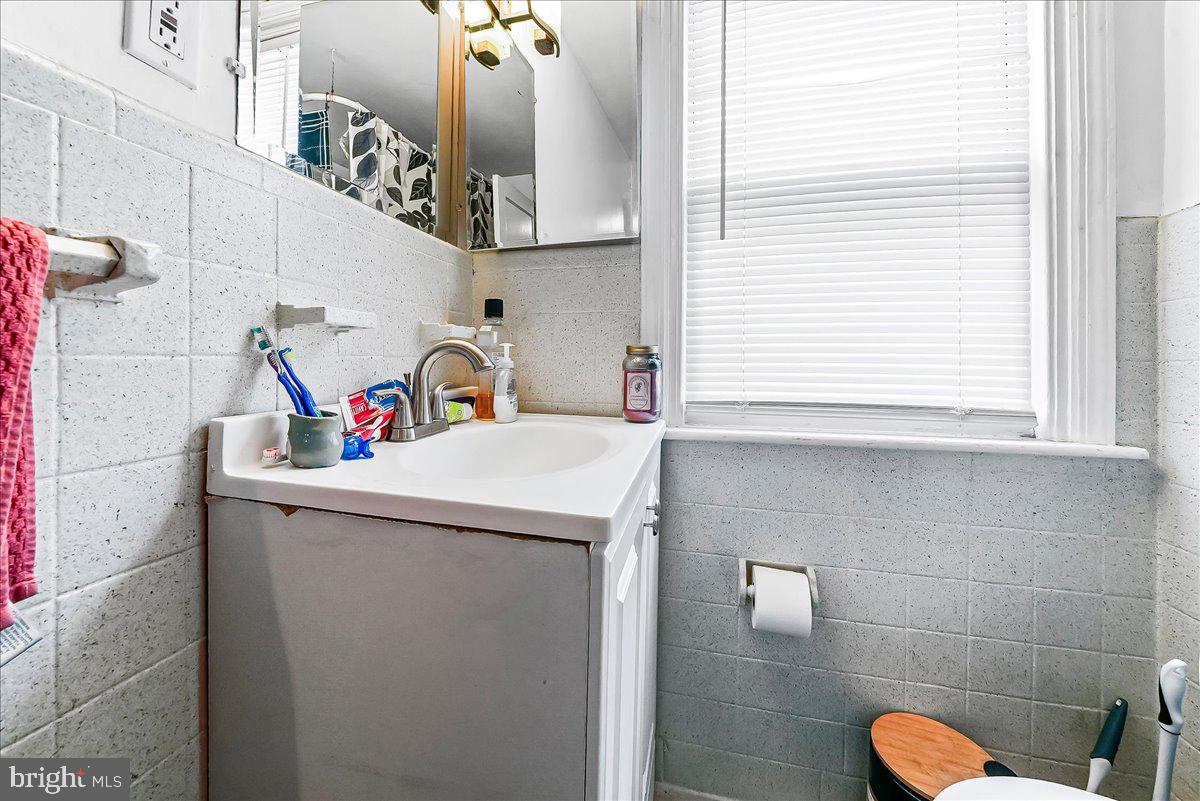 1020 Edgerton Road Secane, PA 19018 - Photo 16 of 17