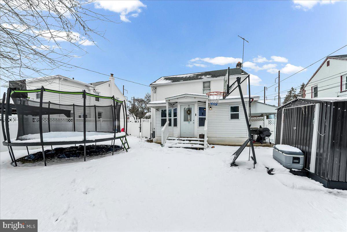 1020 Edgerton Road Secane, PA 19018 - Photo 3 of 17