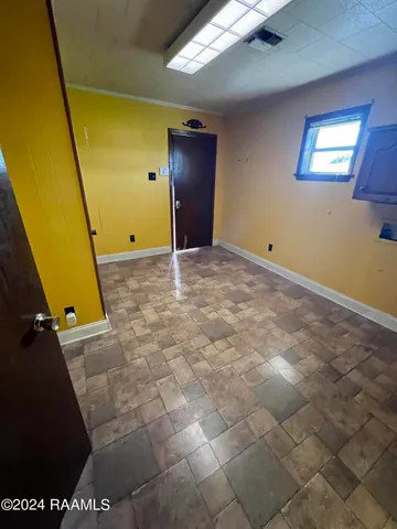 $1,900 | 616 East Broussard Road, Lafayette, LA 70503