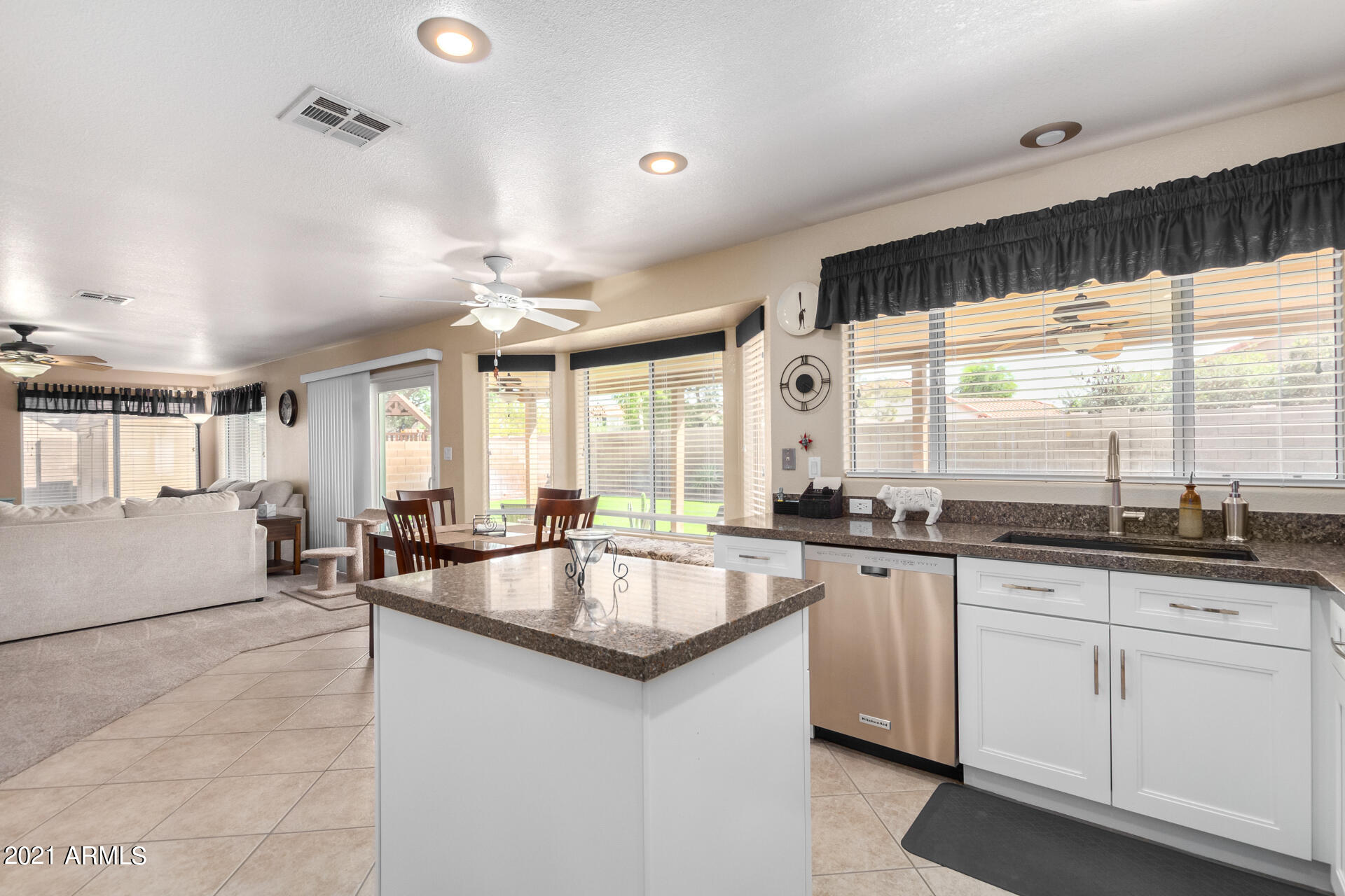 531 West Laredo Avenue Gilbert, AZ 85233 - Photo 15 of 35 Middle island, quartz tops