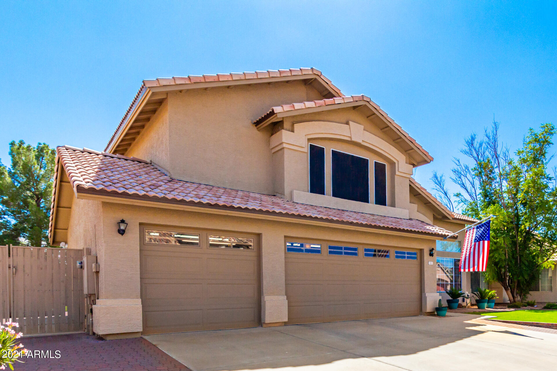 531 West Laredo Avenue Gilbert, AZ 85233 - Photo 2 of 35 Three car garage & RV gate