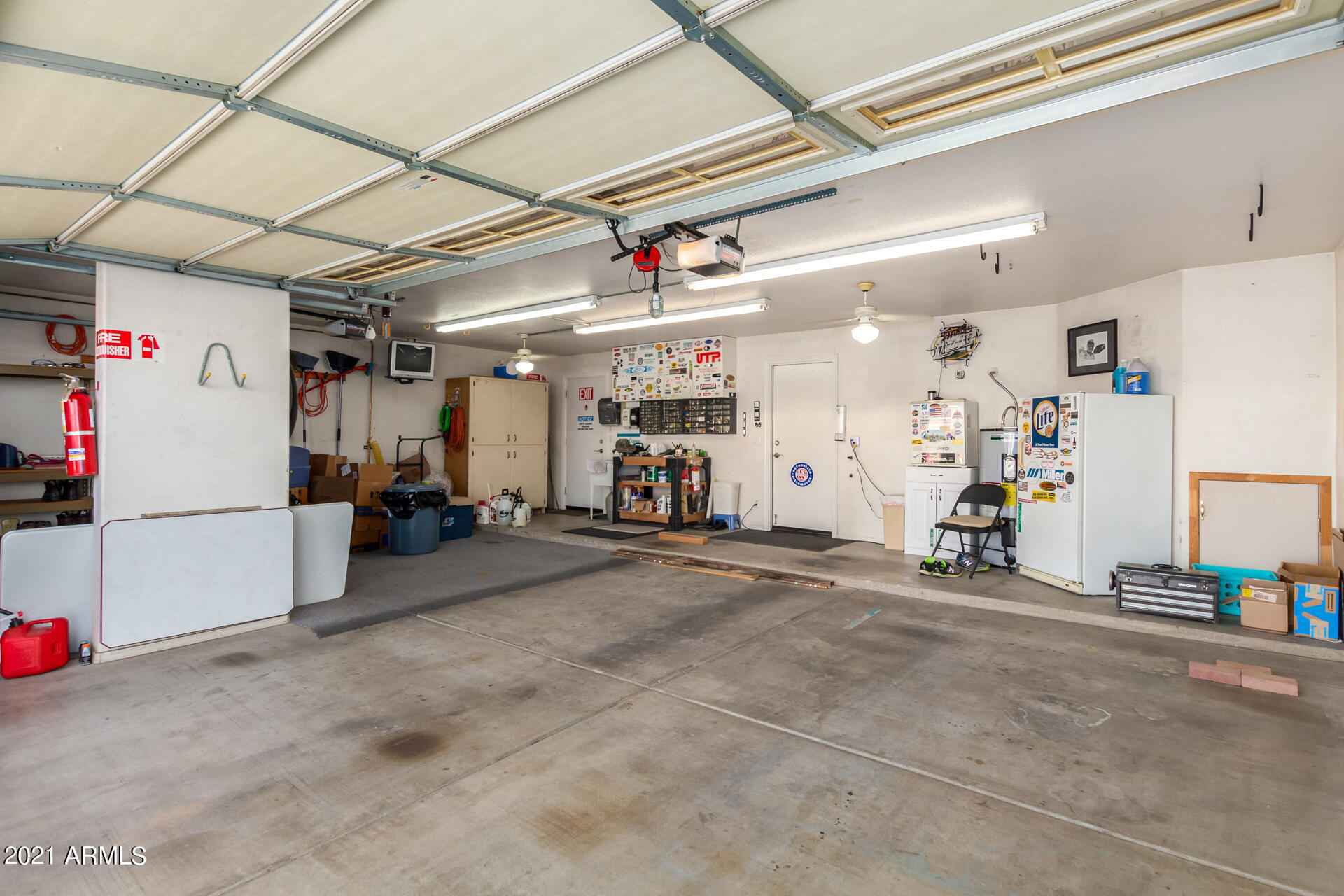 531 West Laredo Avenue Gilbert, AZ 85233 - Photo 27 of 35 Three car garage 22.6 ft deep