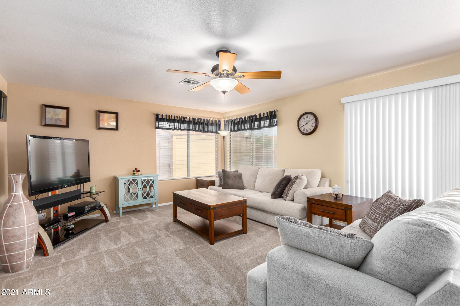 531 West Laredo Avenue Gilbert, AZ 85233 - Photo 7 of 35 Large entertaining family room