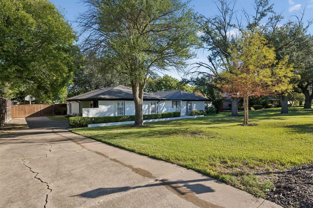 18 Legend Road Benbrook, TX 76132 - Photo 2 of 25 Gallery Image 2