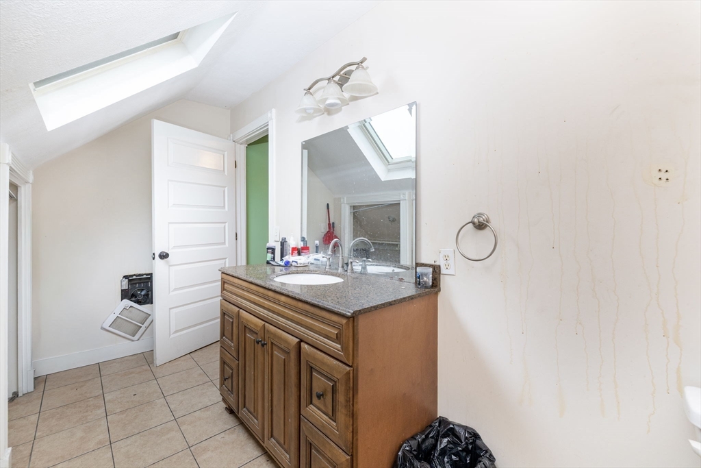 704-708 Sumner Avenue Springfield, MA 01108 - Photo 32 of 40