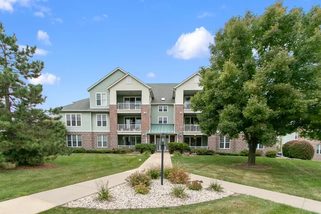 $325,000 | 5470 Caddis Bend, Unit 102, Fitchburg, WI 53711