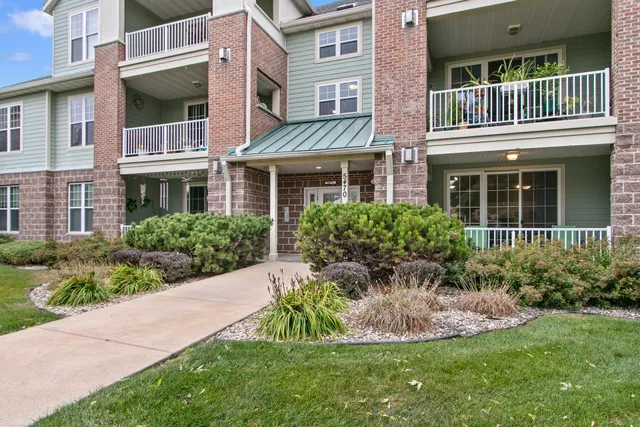 $325,000 | 5470 Caddis Bend, Unit 102, Fitchburg, WI 53711