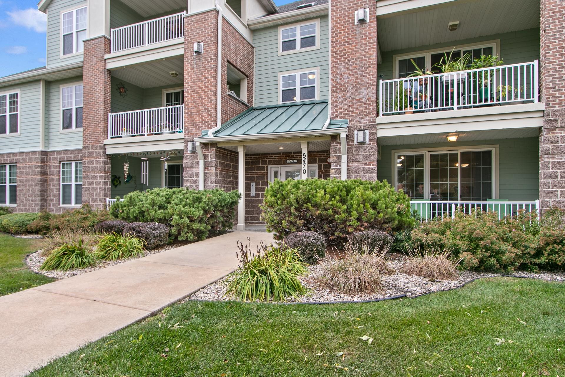 5470 Caddis Bend, Unit 102 Fitchburg, WI 53711 - Photo 9 of 49