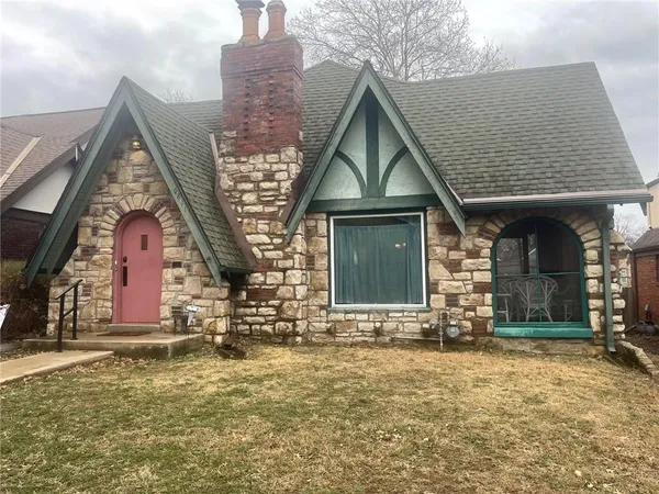 $290,000 | 6811 Oak Street, Kansas City, MO 64113