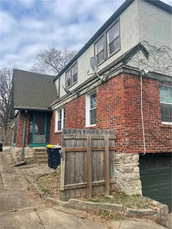 $290,000 | 6811 Oak Street, Kansas City, MO 64113