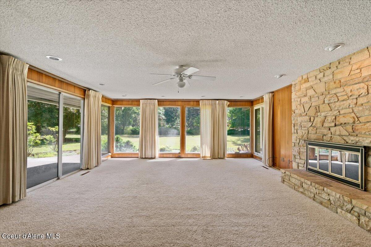 9603 North Strahorn Road Hayden Lake, ID 83835 - Photo 4 of 31 04-Living Room