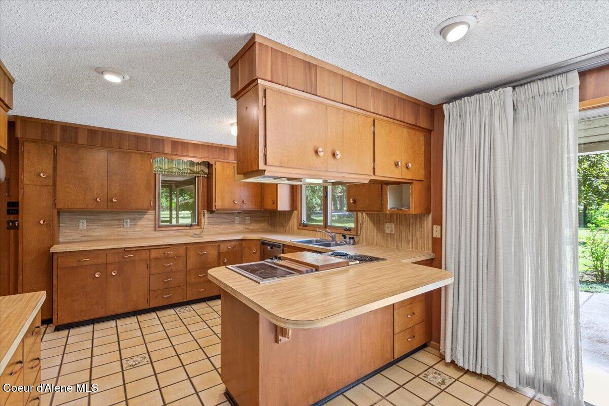 9603 North Strahorn Road Hayden Lake, ID 83835 - Photo 7 of 31 07-Kitchen