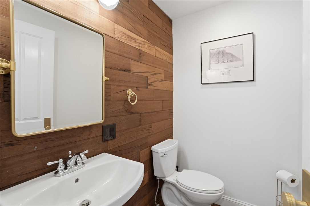2269 East Main Road Portsmouth, RI 02871 - Photo 29 of 50 First floor powder room.