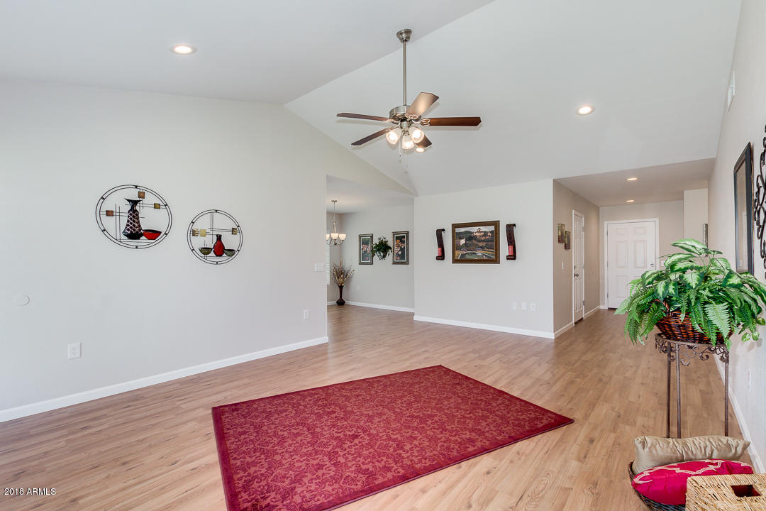 6320 Casper Road Mesa, AZ 85205 - Photo 5 of 35 a view of a living room